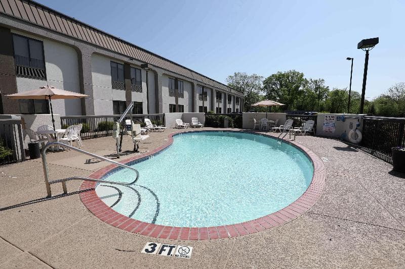 Hampton Inn Dyersburg 4