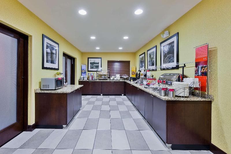 Hampton Inn Conyers 2