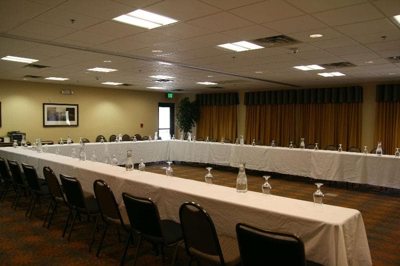 Hampton Inn & Suites Pueblo/North 4