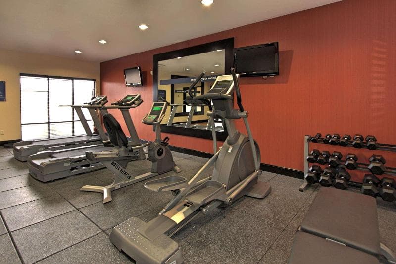 Hampton Inn Defiance 2