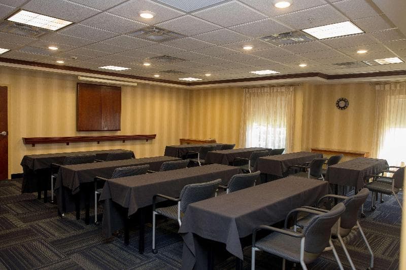 Hampton Inn & Suites Alexandria photo 1