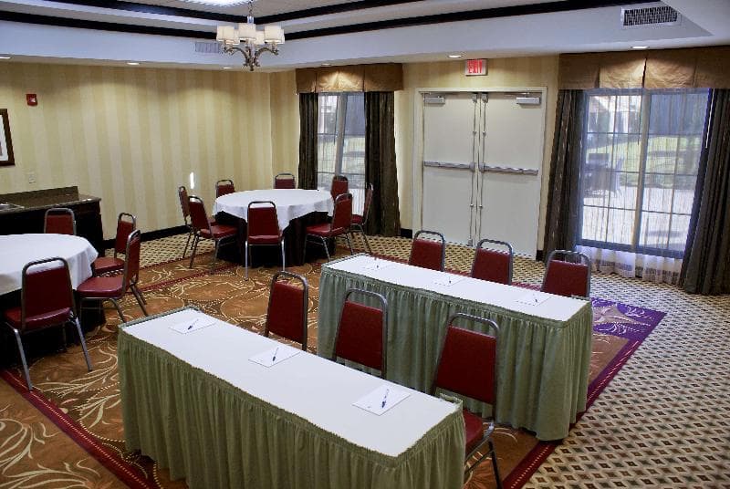 Homewood Suites by Hilton Beaumont 4