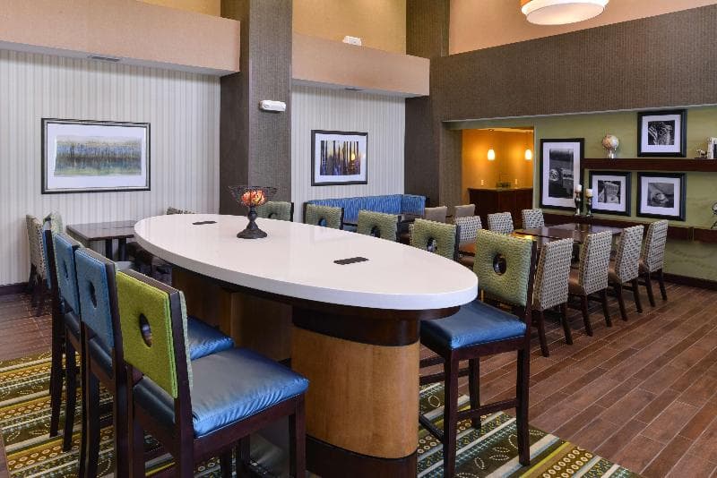 Hampton Inn & Suites St. Louis-Edwardsville 2