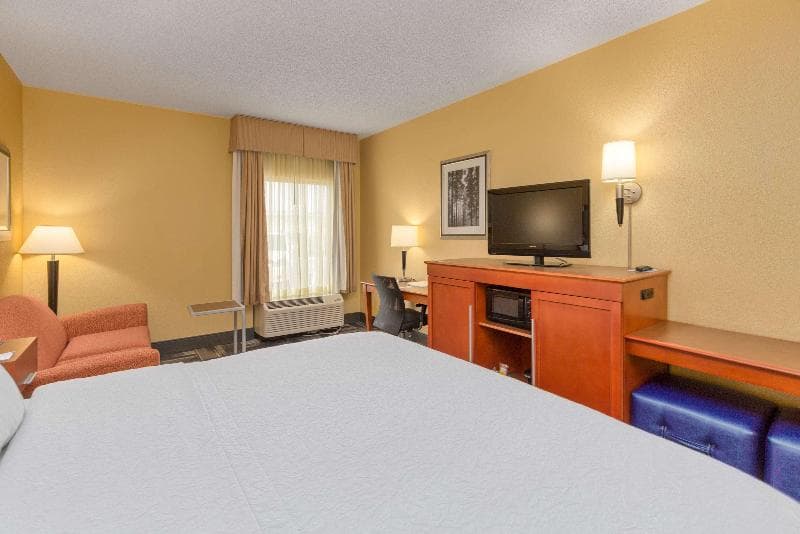 Hampton Inn Owensboro South 4