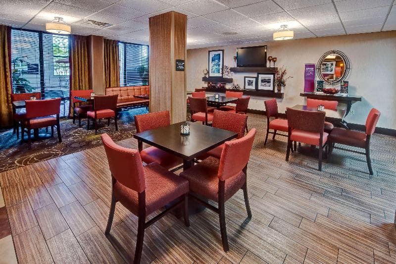 Hampton Inn by Hilton Clarksville 3