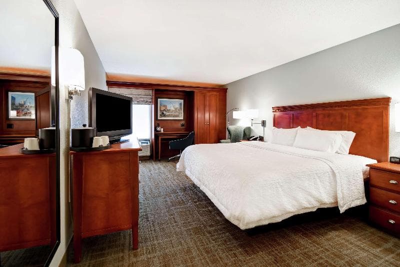 Hampton Inn St. Louis/Westport 4