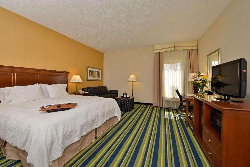 Hampton Inn Salisbury 4