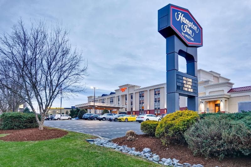 Hampton Inn Hendersonville 2
