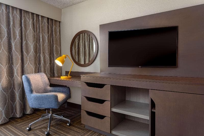 Hampton Inn Bristol 5