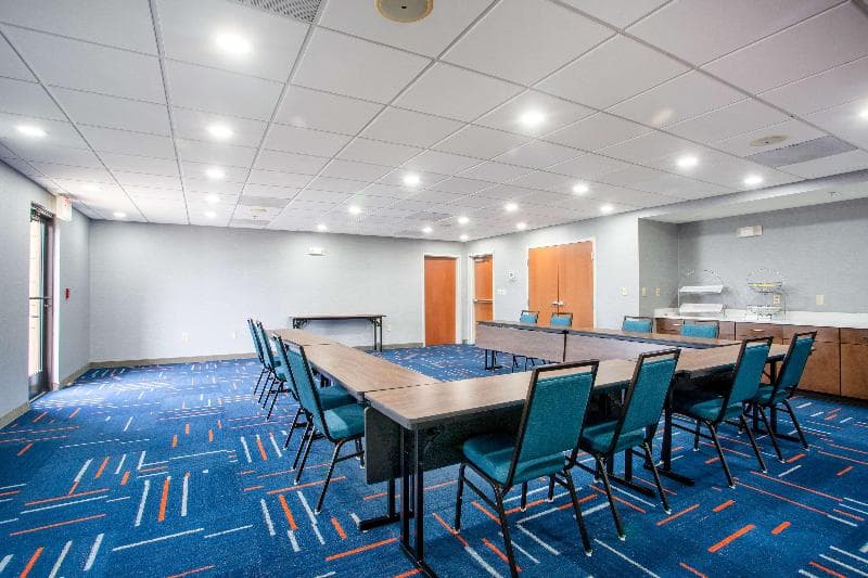Hampton Inn Elkins 4