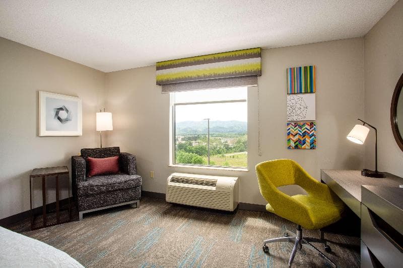 Hampton Inn Elkins 5