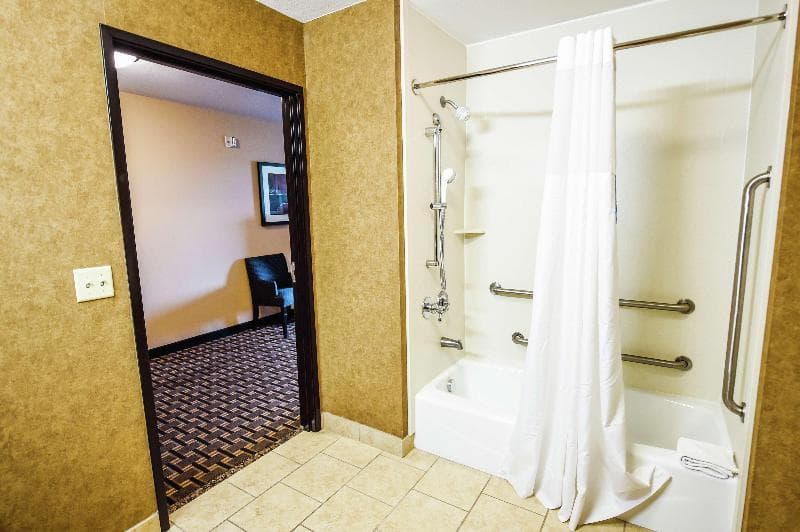 Hampton Inn & Suites Pine Bluff 2