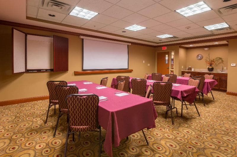 Hampton Inn Goshen 4