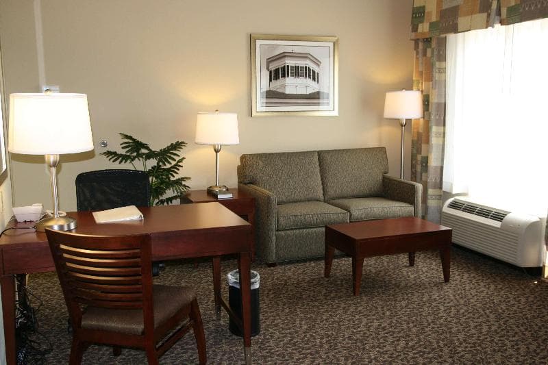Hampton Inn & Suites West Point 2