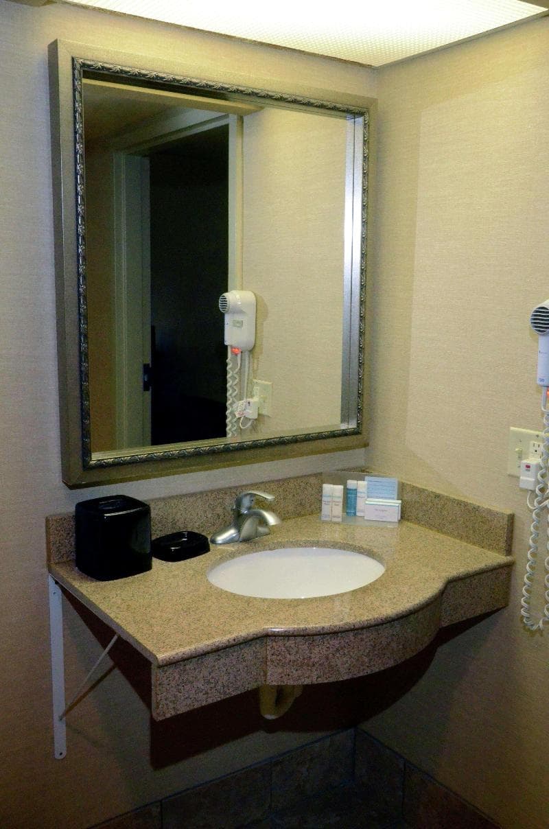 Hampton Inn Abingdon 5