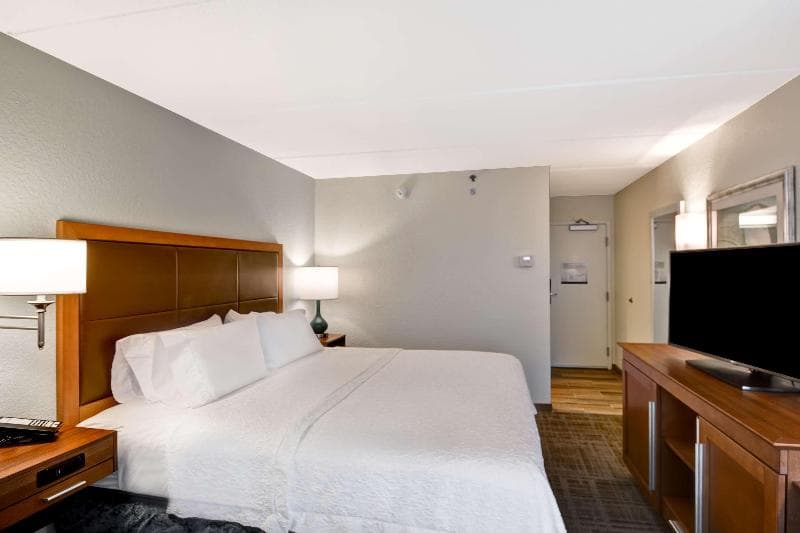 Hampton Inn Milford 2