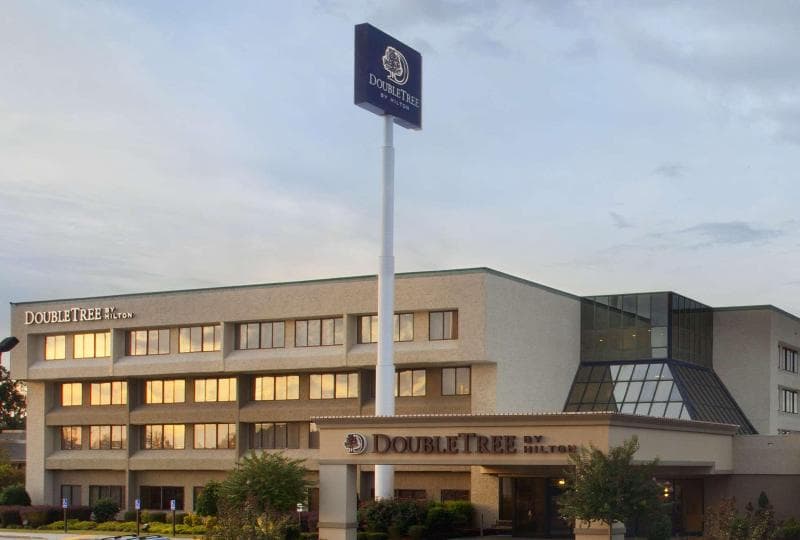 DoubleTree by Hilton Fayetteville photo 1