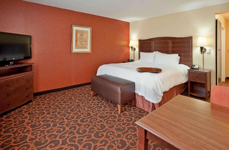 Hampton Inn & Suites Aberdeen 2