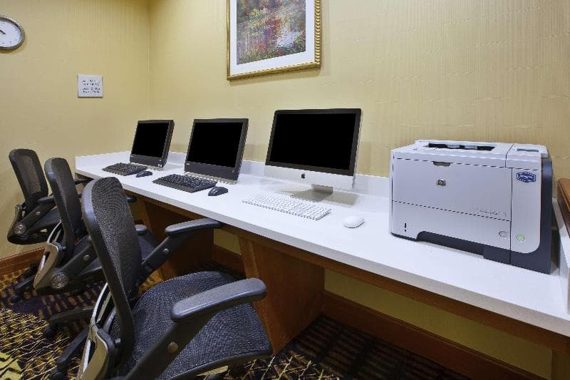 Hampton Inn Commerce Novi 4