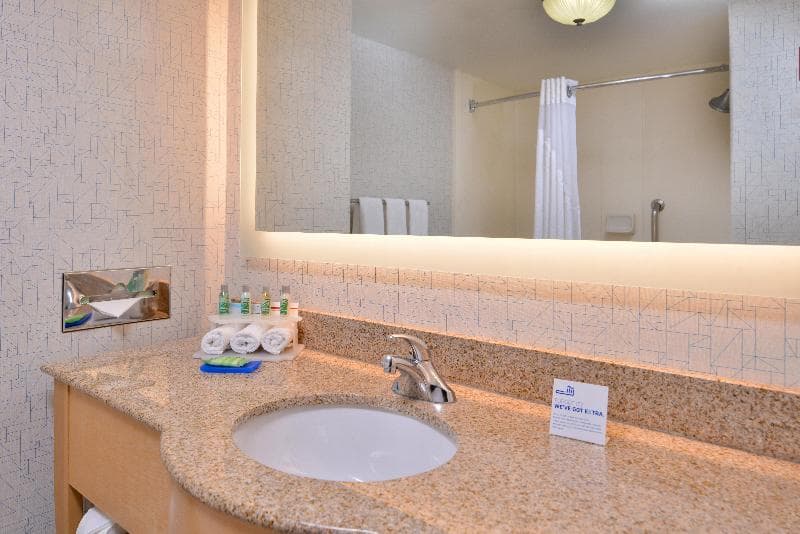 Holiday Inn Express Stockton Southeast 4
