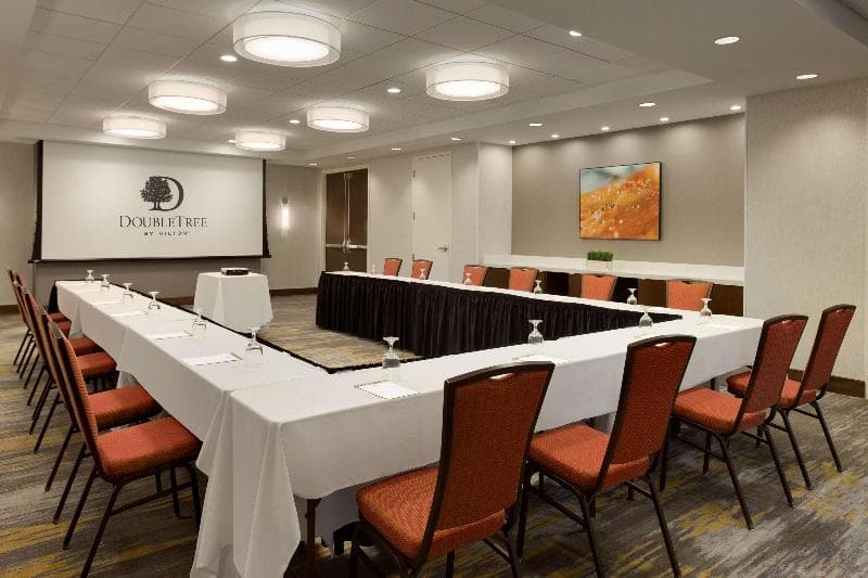 DoubleTree by Hilton Hotel Hartford - Bradley Airport 4