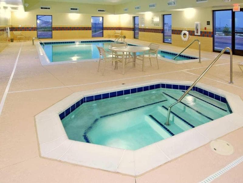 Hampton Inn & Suites Greensburg 2
