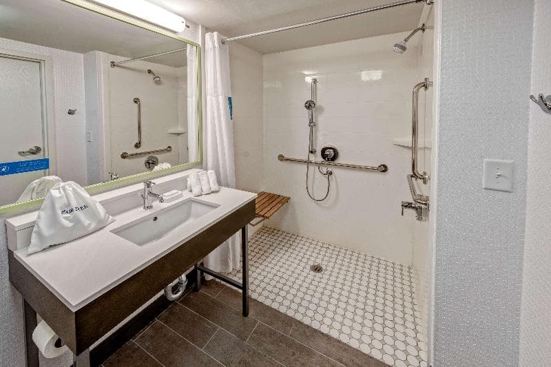 Hampton Inn Batesville 4
