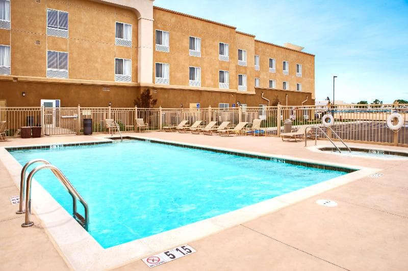 Hampton Inn & Suites Ridgecrest 3