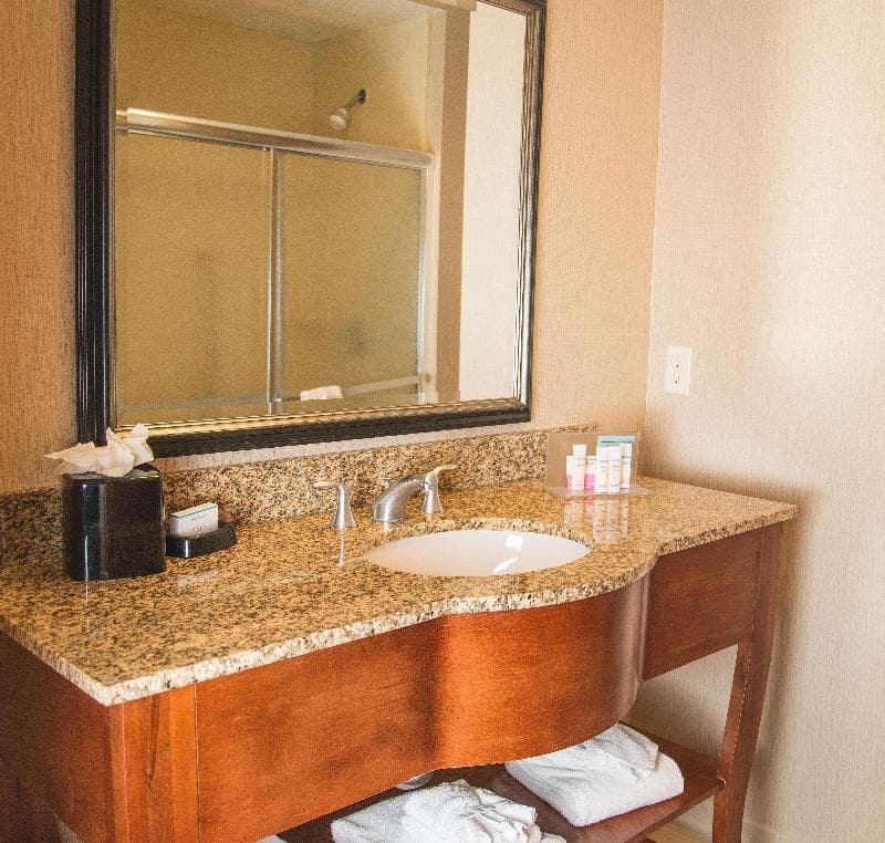 Hampton Inn & Suites Greeley 2