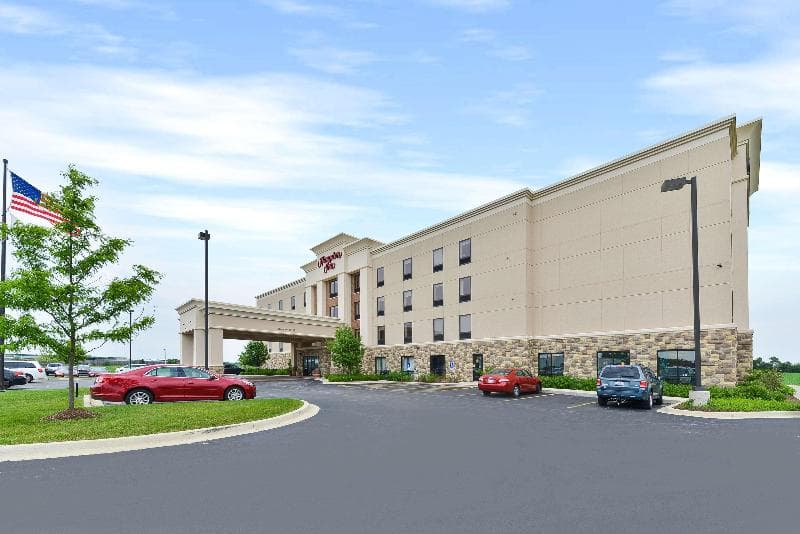 Hampton Inn Yorkville 4