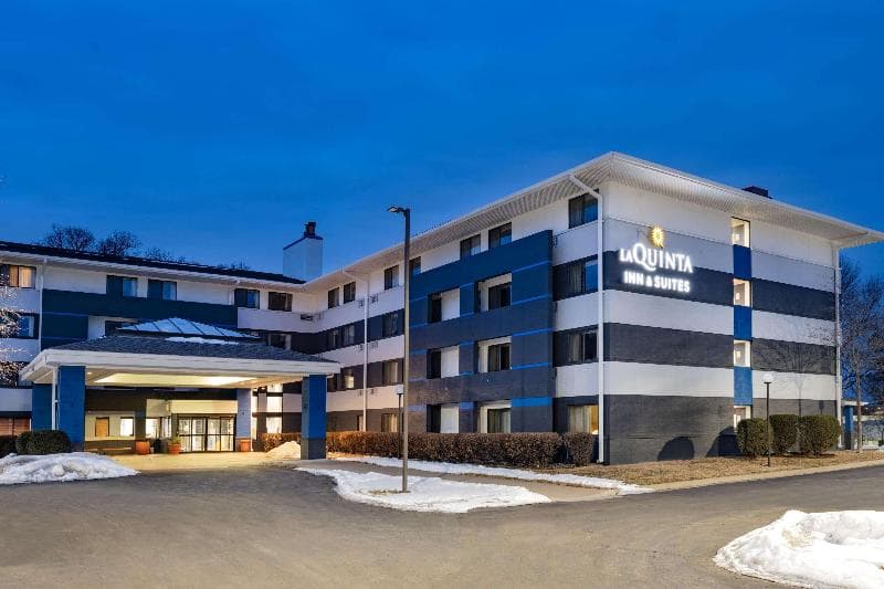 La Quinta Inn & Suites by Wyndham Minneapolis-Minnetonka 2