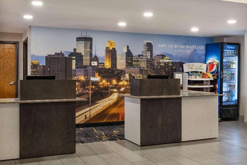 La Quinta Inn & Suites by Wyndham Minneapolis-Minnetonka 3