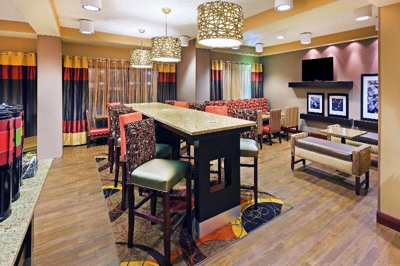 Hampton Inn Jonesboro 3