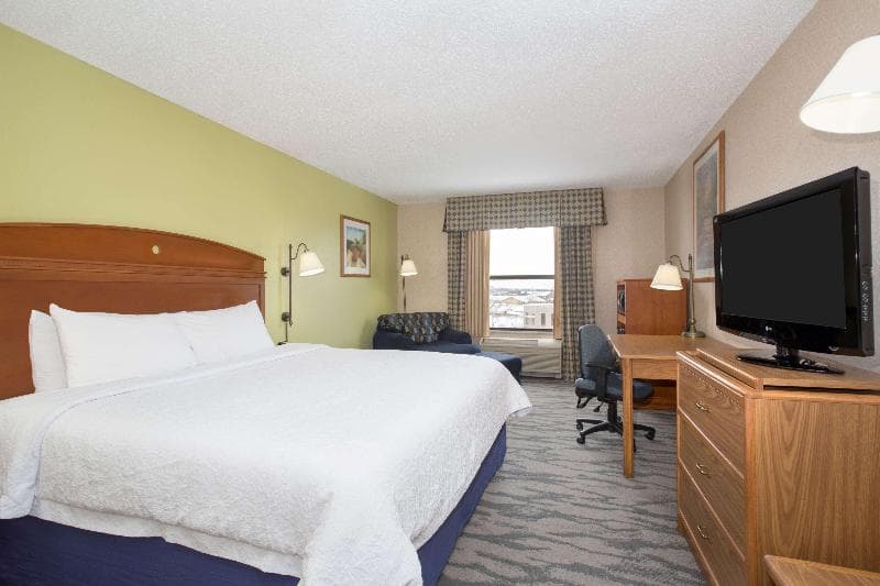 Baymont by Wyndham Thornton 5