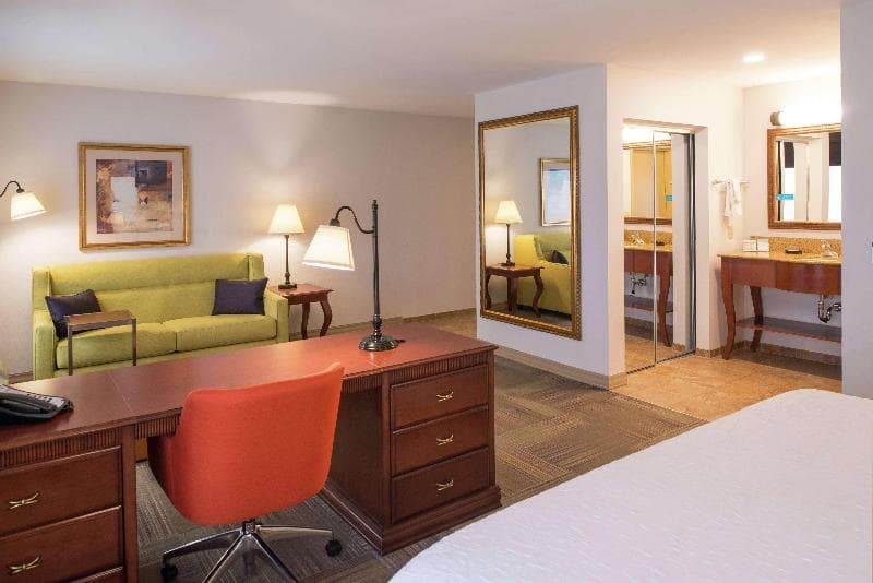 Hampton Inn & Suites Rifle 5