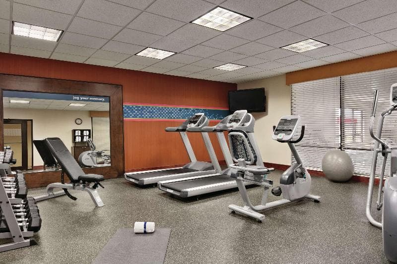 Hampton Inn & Suites Enid 2