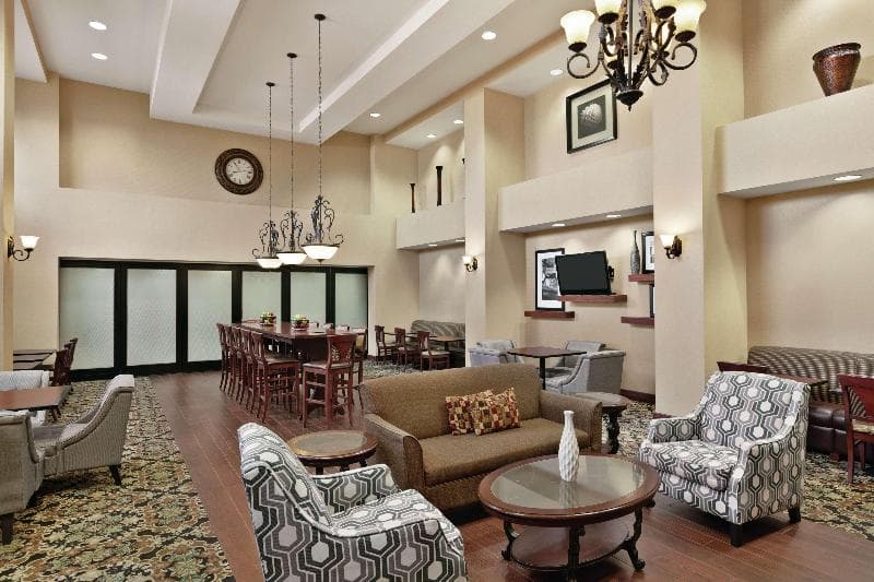 Hampton Inn & Suites Enid 4