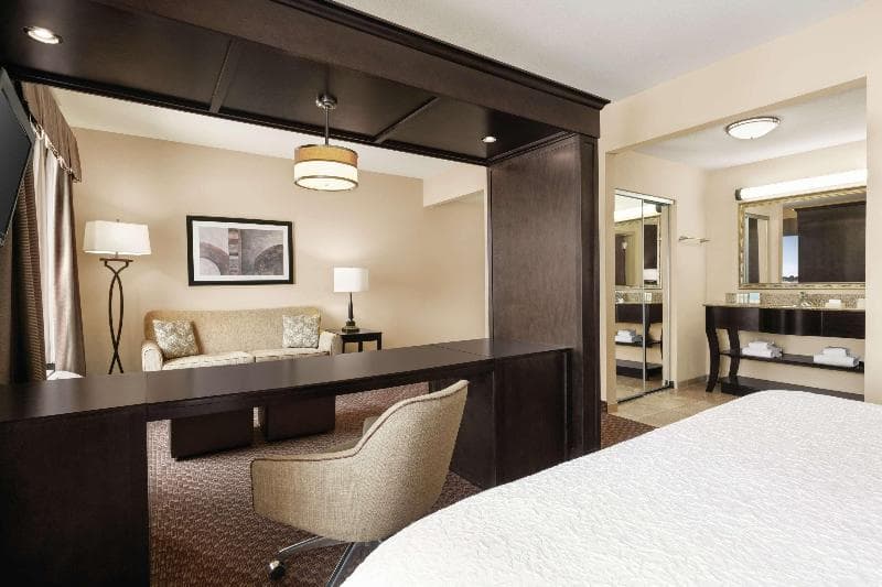 Hampton Inn & Suites Enid 3