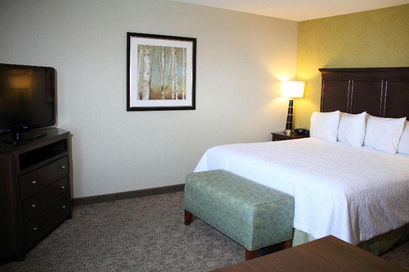 Hampton Inn & Suites Manteca 2