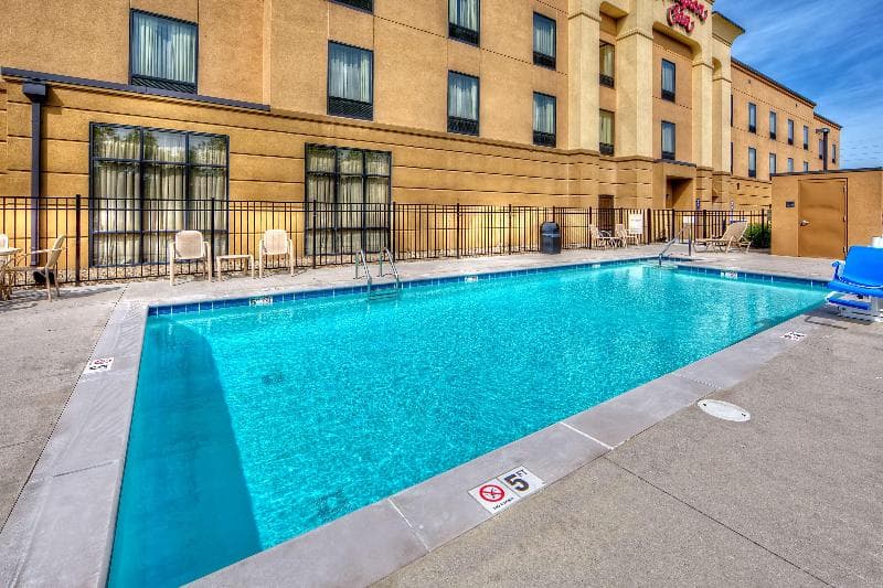 Hampton Inn Crossville 3