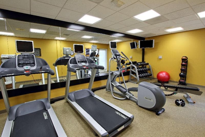 Hilton Garden Inn Calabasas 2