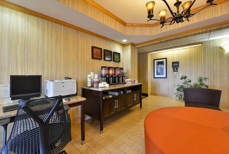 Hampton Inn Sturgis-Lagrange Area photo 1