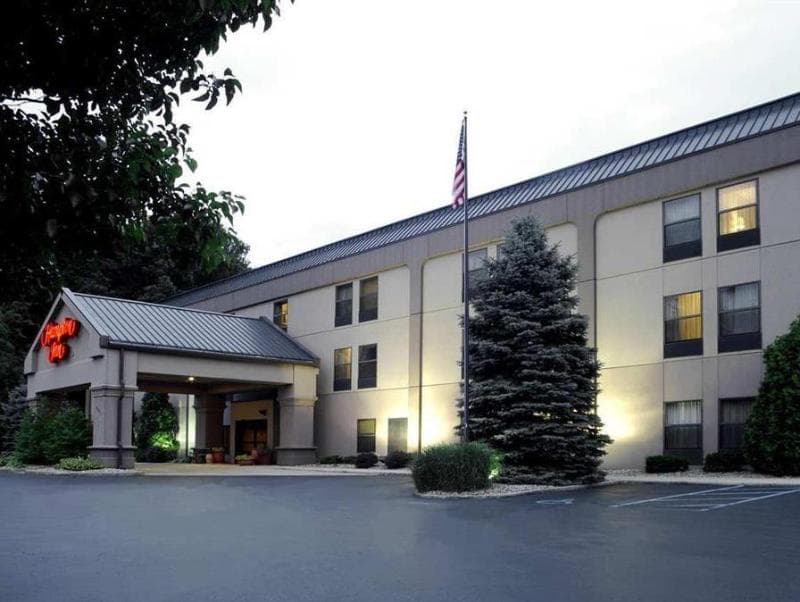 Hampton Inn Portage 4