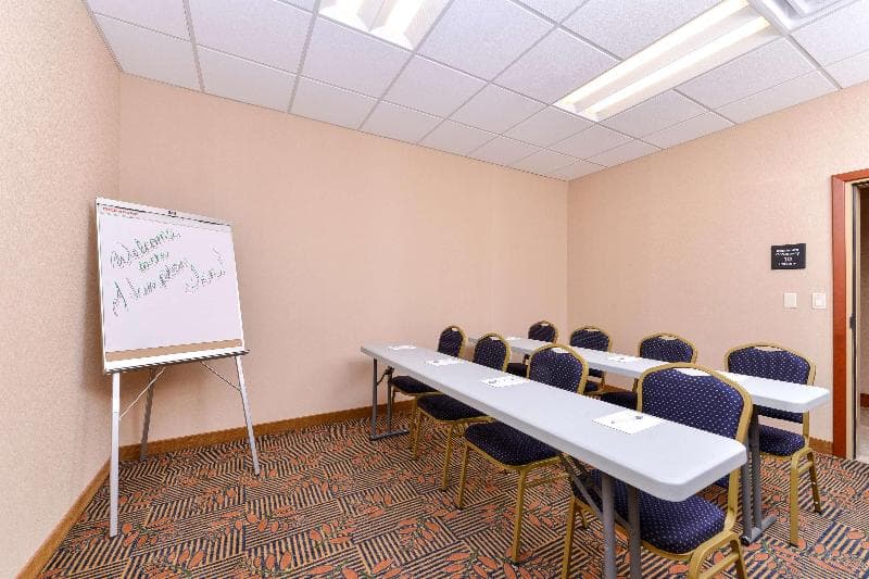 Hampton Inn Evanston 4