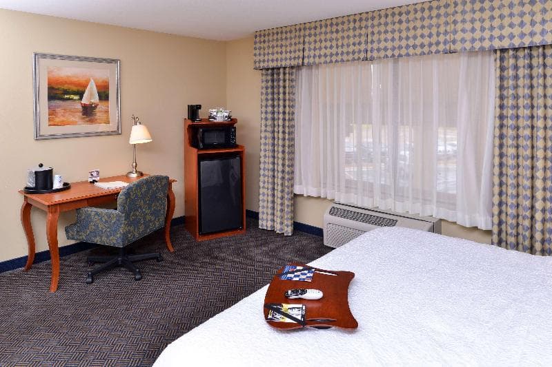 Hampton Inn Evanston 5