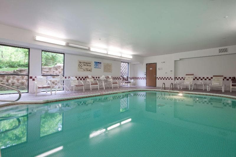 Hampton Inn St. Louis/Fairview Heights 5