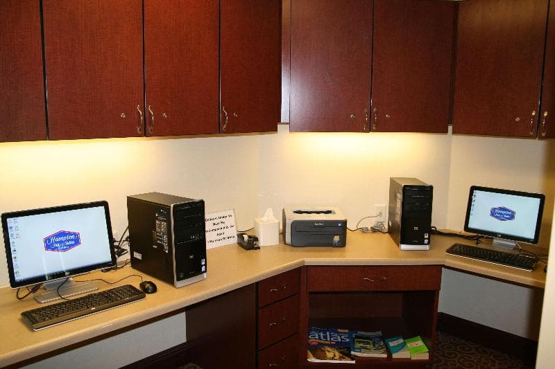 Hampton Inn & Suites Brookings 4