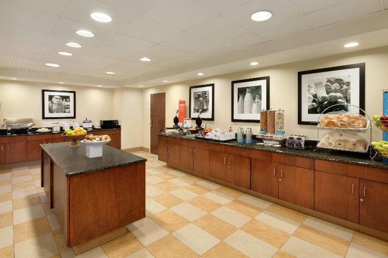Hampton Inn & Suites Thousand Oaks, CA 3