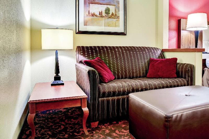 Hampton Inn St. Joseph 4