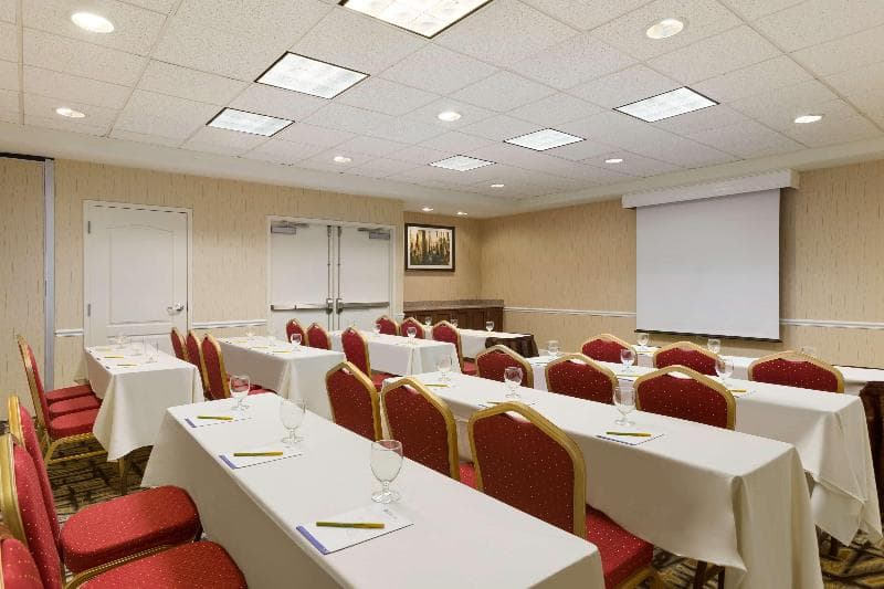 Hilton Garden Inn Shelton 5